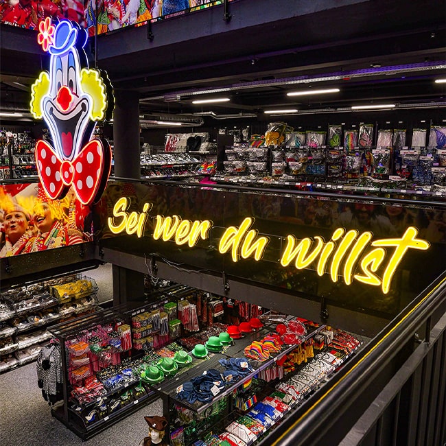 Alpha Group About 3D Buchstaben Leuchtreklame Deiters Köln