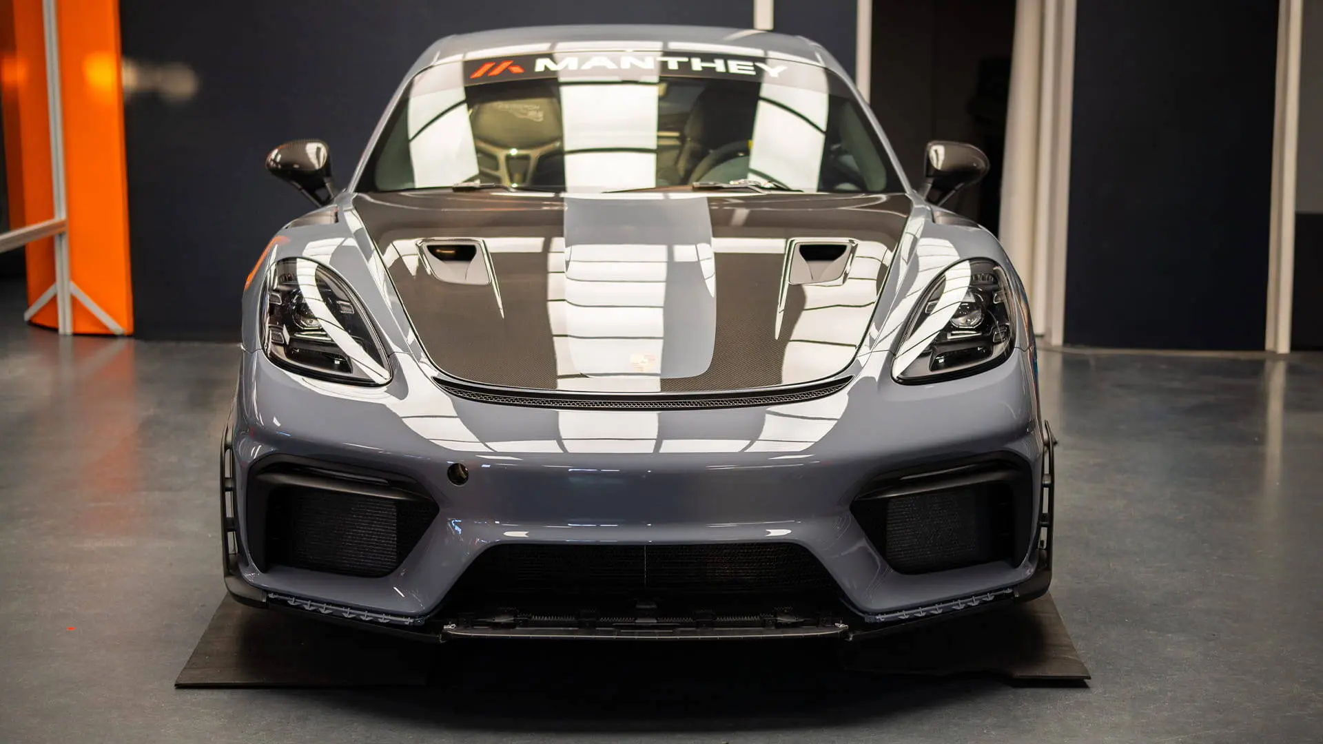 Porsche 718 Cayman GT4 RS Manthey mit Lackschutzfolierung PPF von Alpha Group